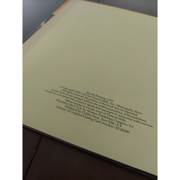 Betty Crocker's Dinner In A Dish Cookbook 1973 HC Spiral 8th Printing VTG-Good - Picture 6 of 11